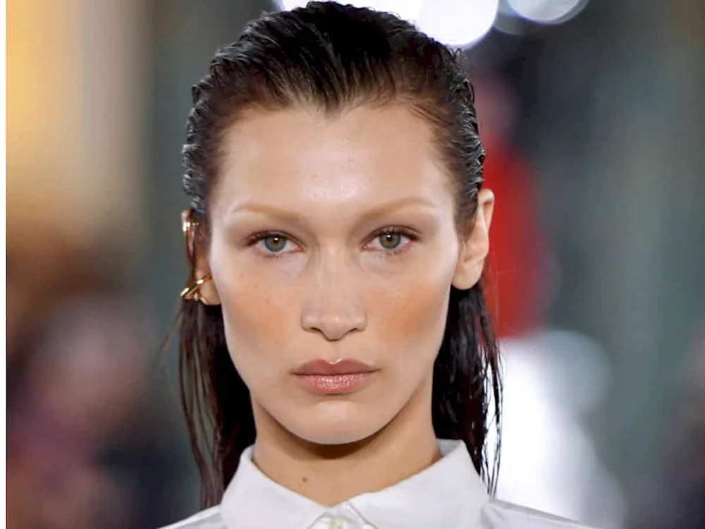 Bella Hadid's eyes