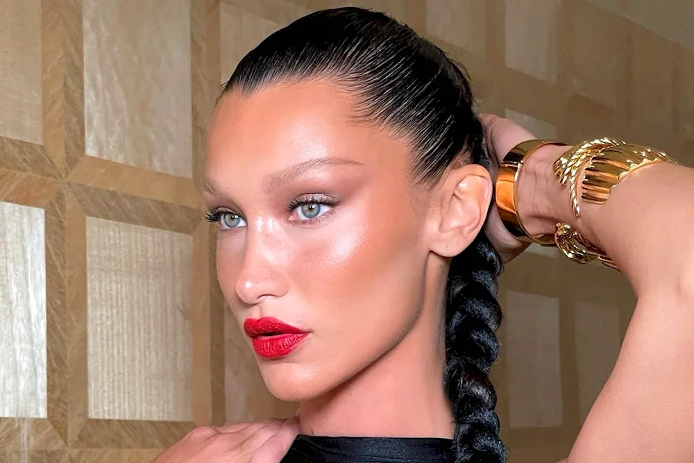 Smooth hairstyles for women