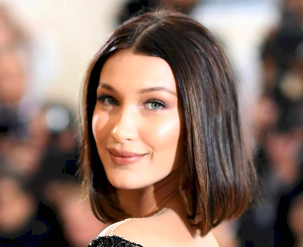 Bella Hadid haircut