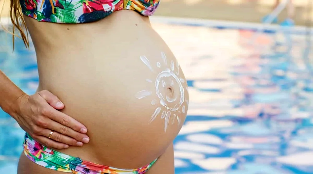 Aqua aerobics for pregnant women in the water