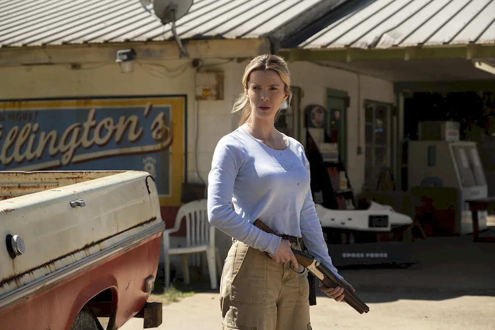 Betty Gilpin Hunt 2020