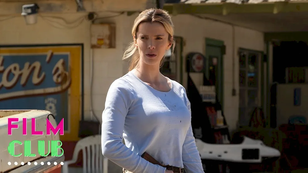 Betty Gilpin Hunt 2020