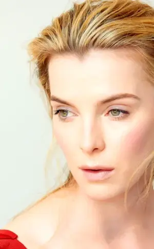 Betty Gilpin