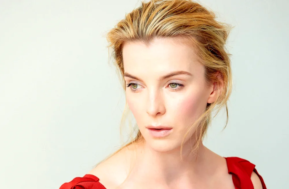 Betty Gilpin