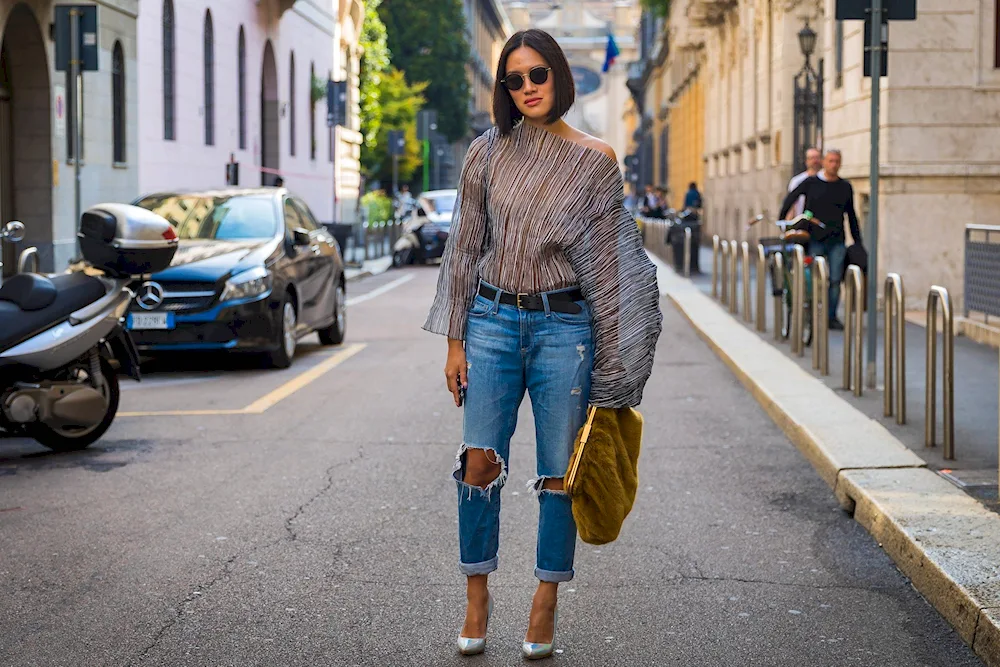 Jeans with sneakers