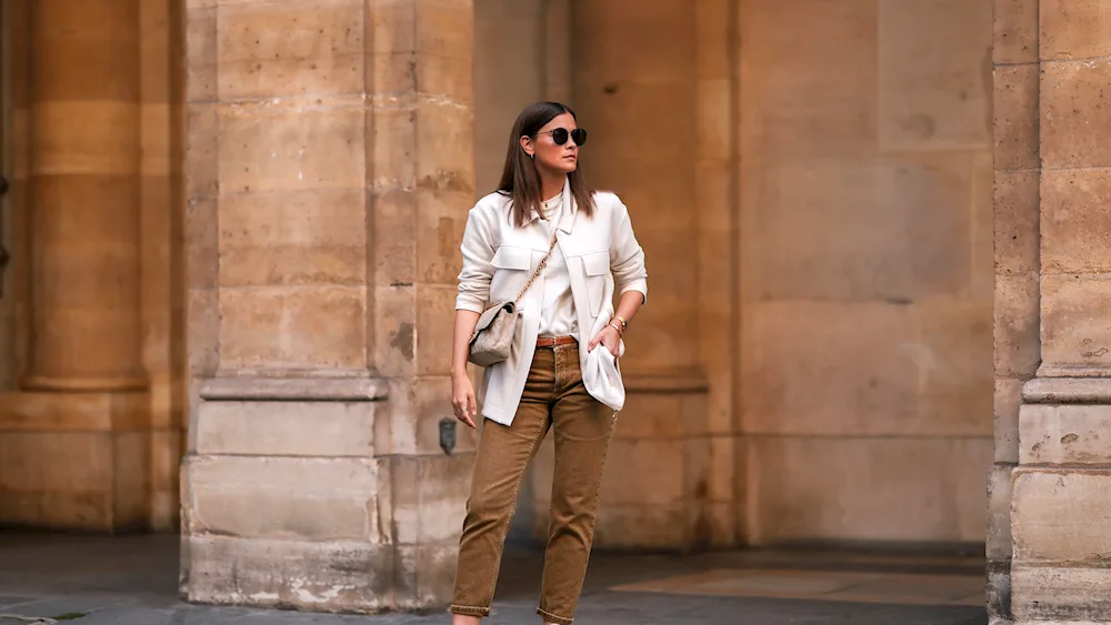 Beige jeans with what to wear