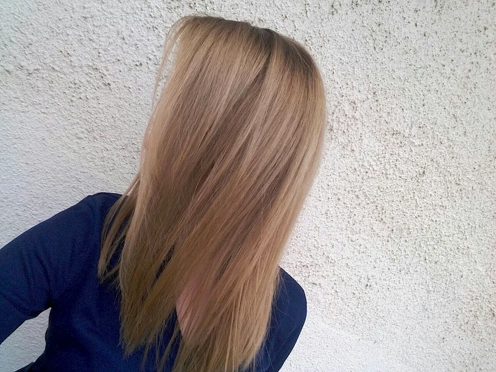 Beige blonde