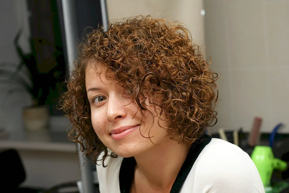 Beauty curling bob