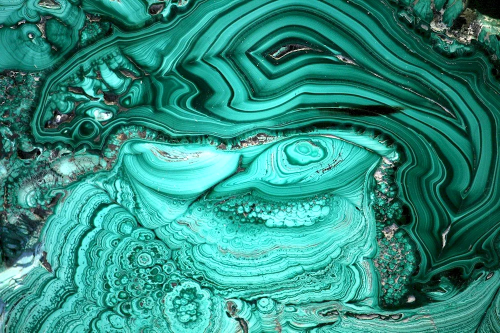 Radially radiant malachite