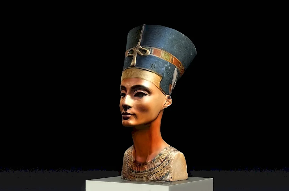 Bust of Egyptian Queen Nefertiti