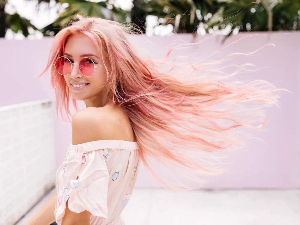 Pink hair colouring