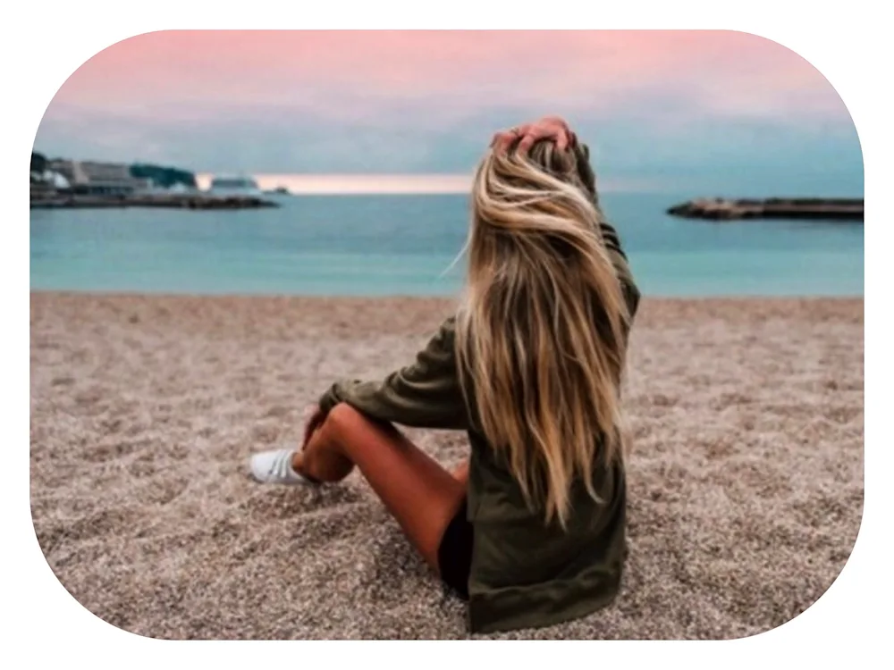 Blonde from the back
