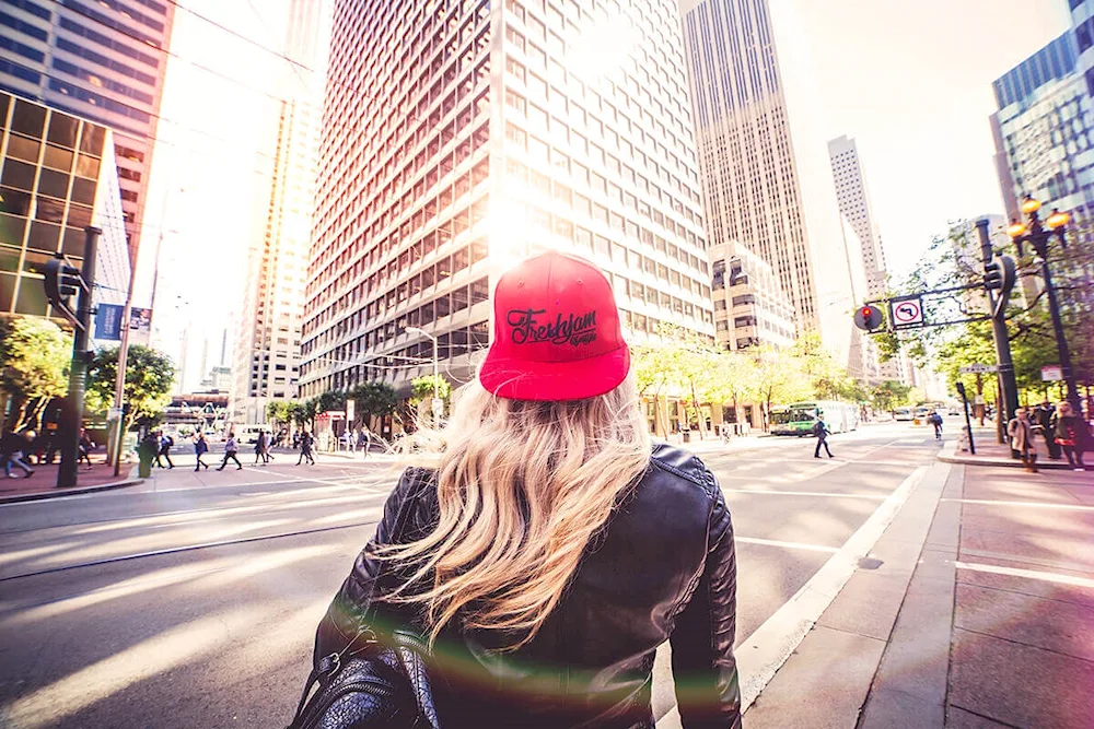 Blonde in baseball cap