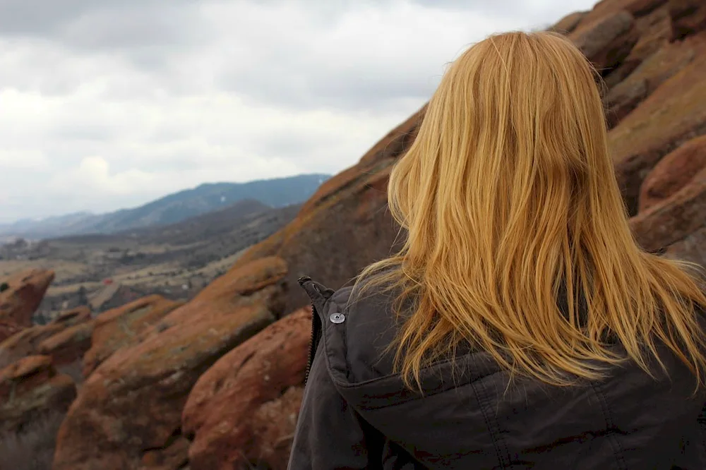 Blonde from the side
