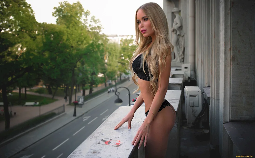 Blondes without any Complex