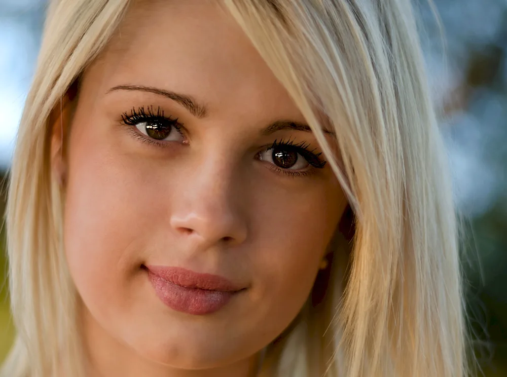 Brown-eyed blonde hair
