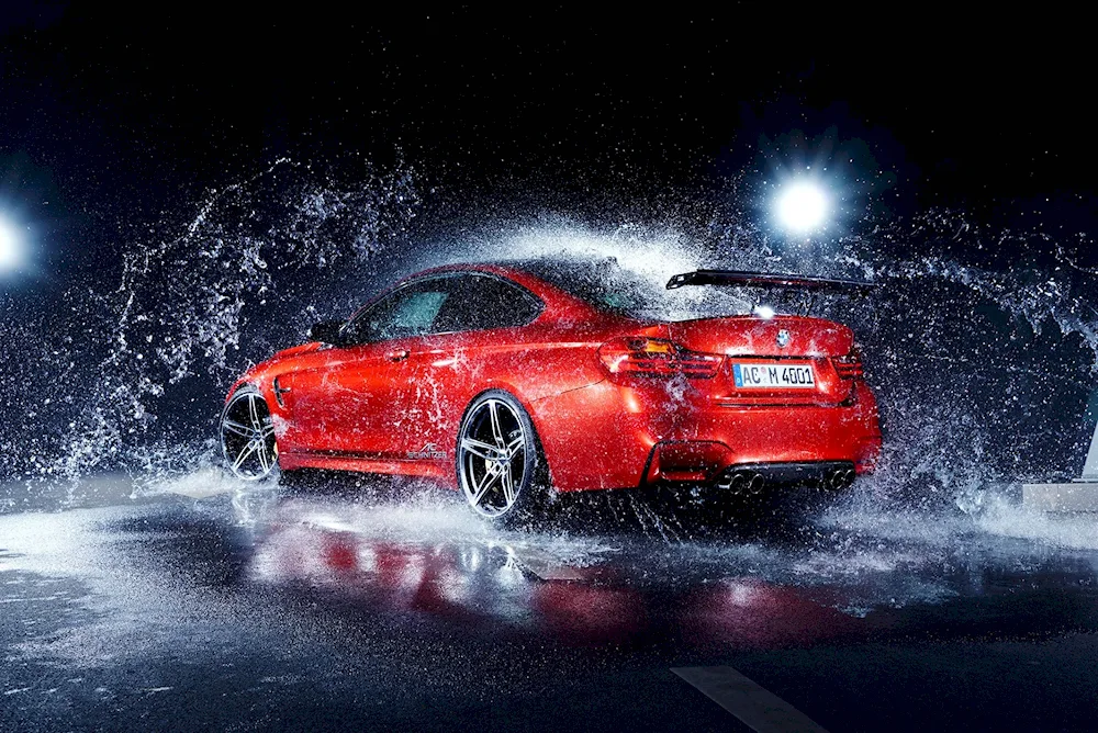 BMW m4 splashing