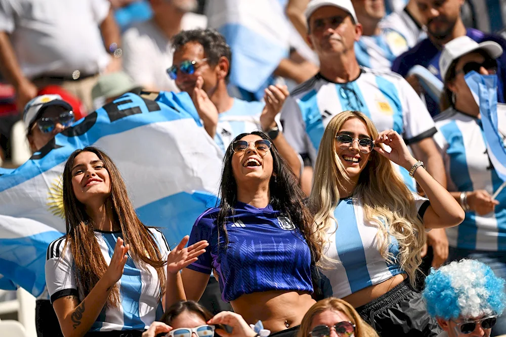 Argentina cheerleaders at the 2022 World Cup