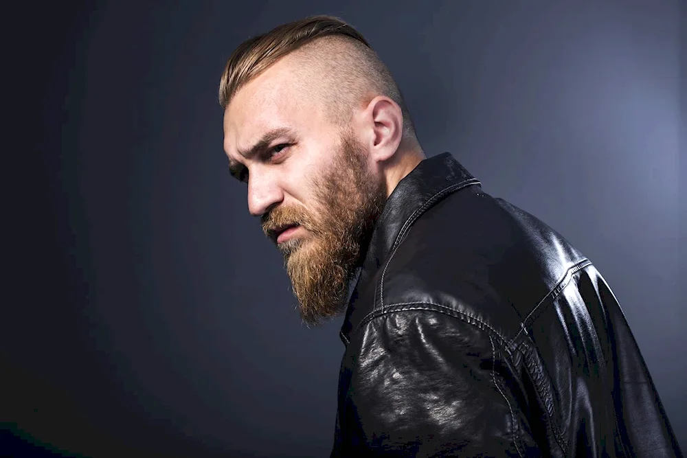 Duck tail beard short