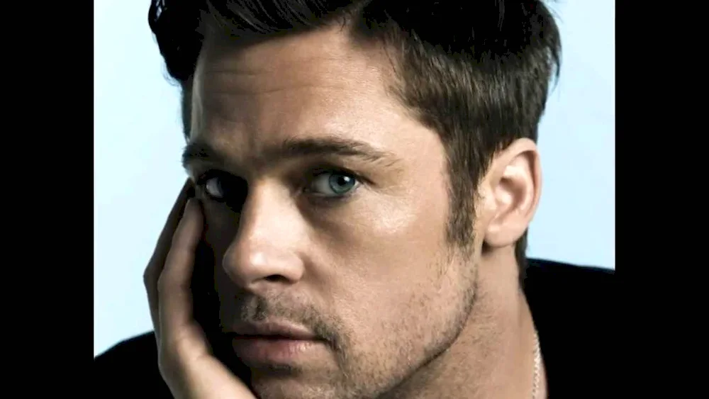 Brad Pitt hairstyle 2022