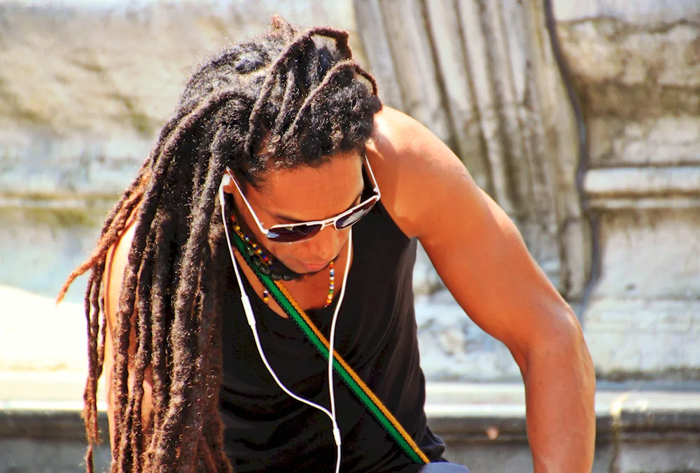 De blue dreadlocks