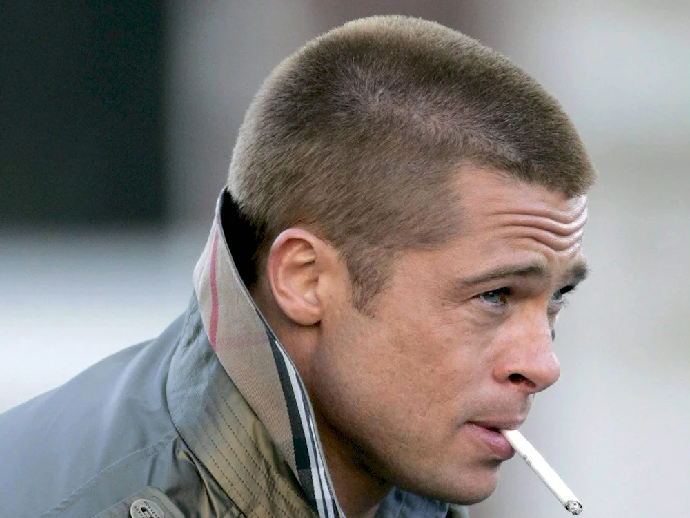 Brad. Pitt boxy haircut