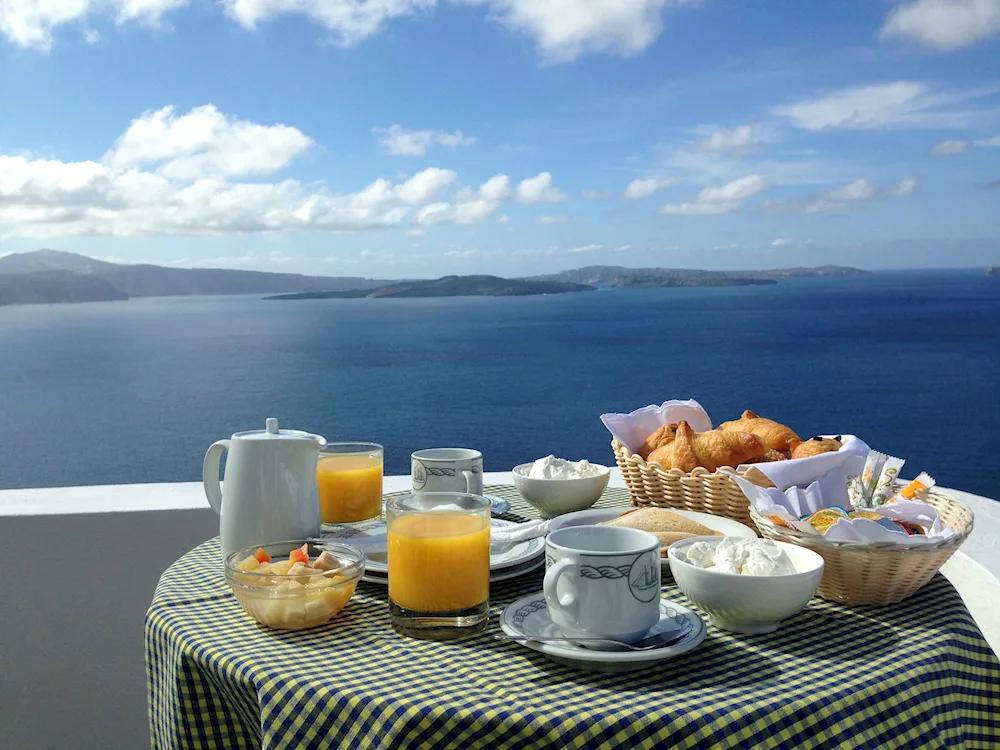 Breakfast with croissant