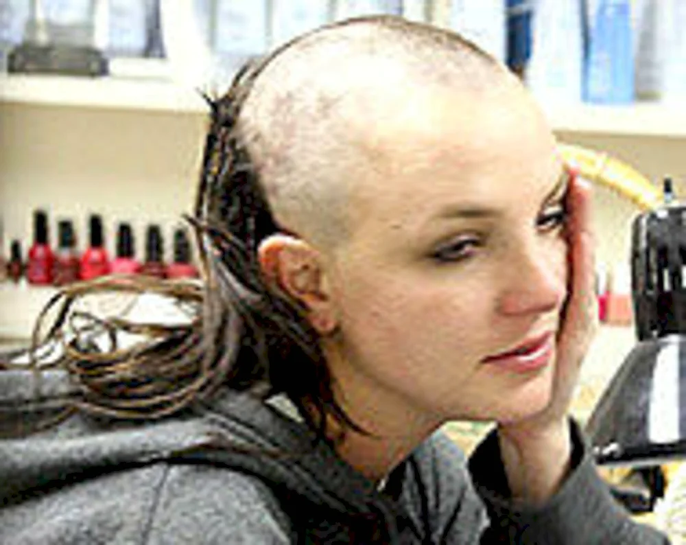 Britney Spears bald