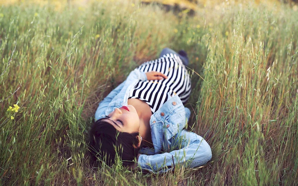 Brunette girl in nature photo shoot