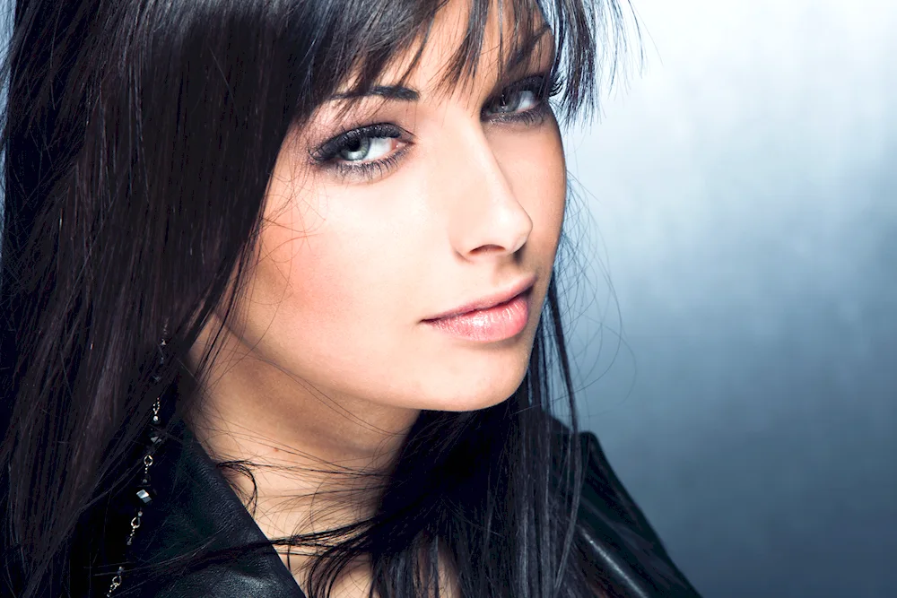Brunette with blue eyes