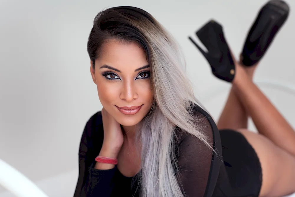 Brunettes dyed blonde