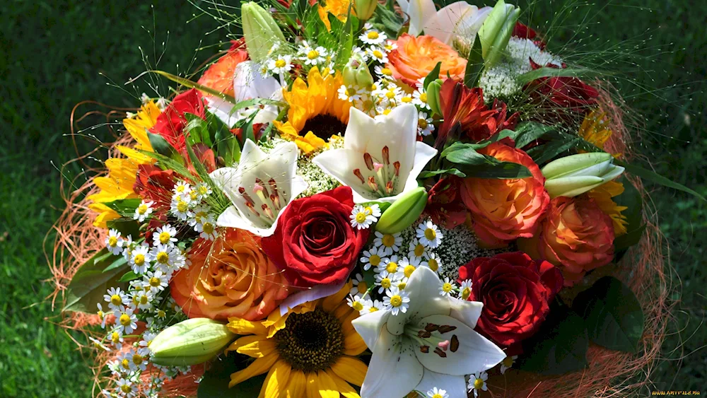 Bouquet of peonies and daisies