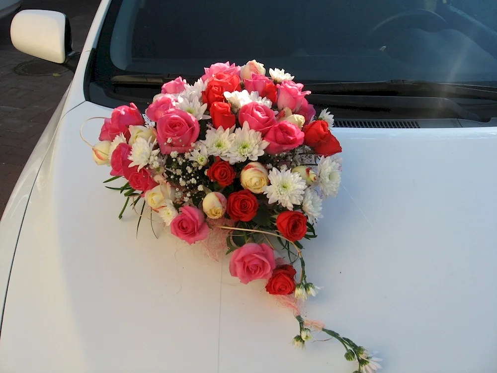 A bouquet of roses in the car