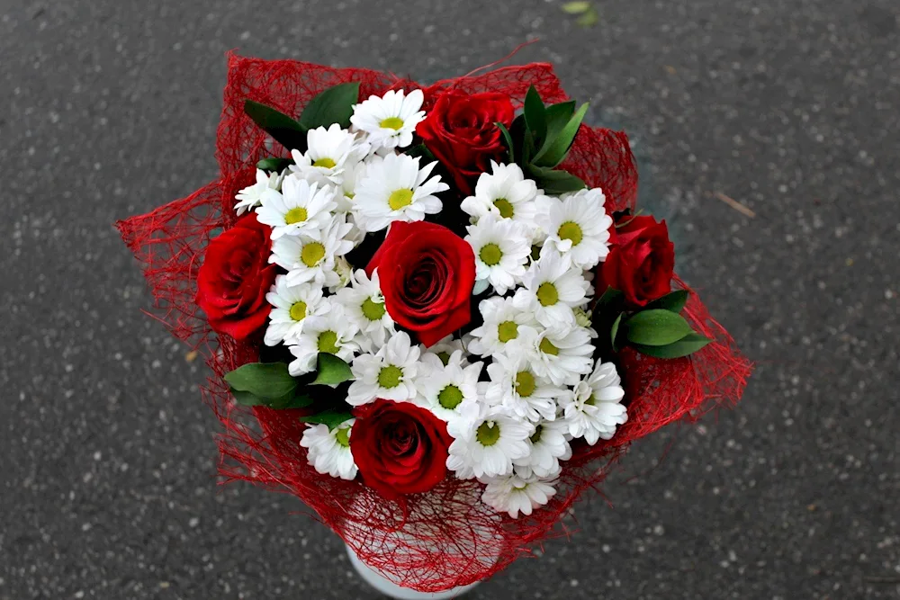 Bouquet rose and chrysanthemum