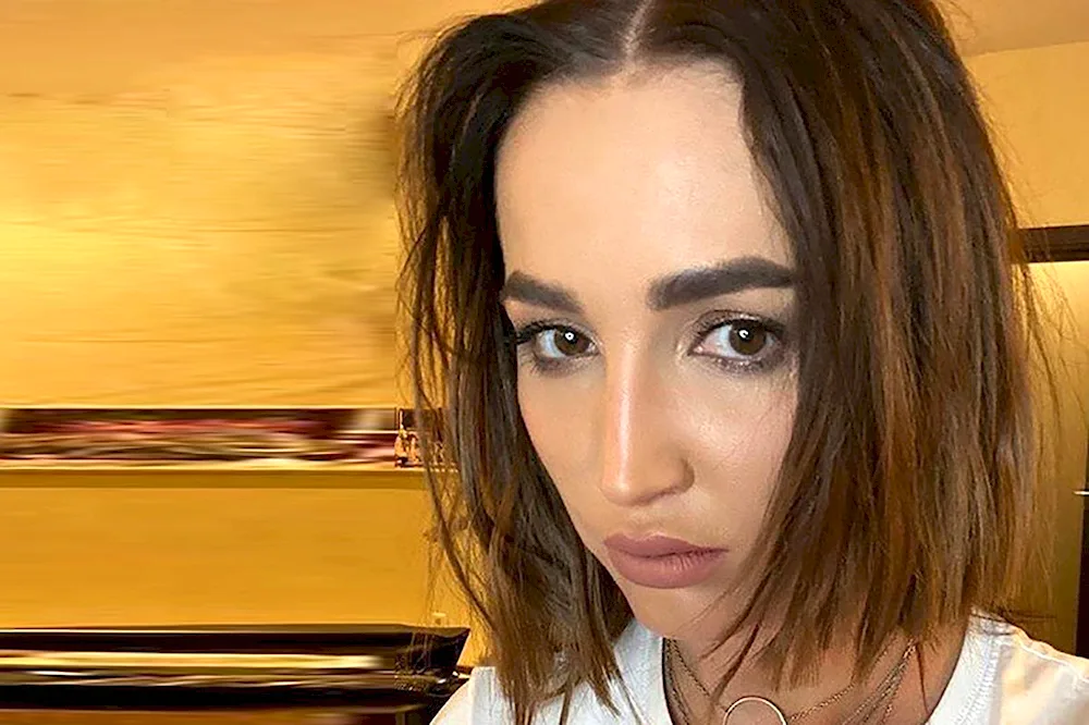 Buzova with a bob