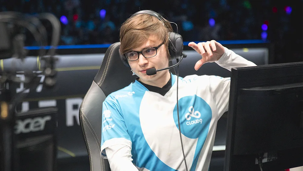 C9 Sneaky