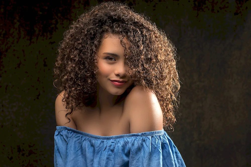 Caroline curls