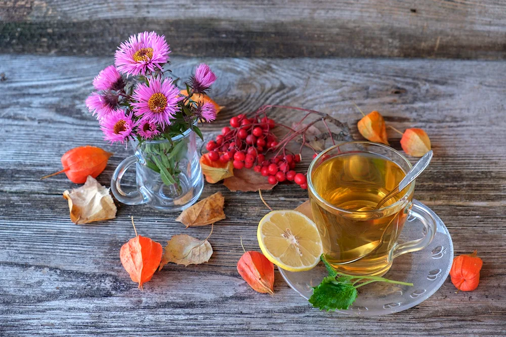 Tea with berries
