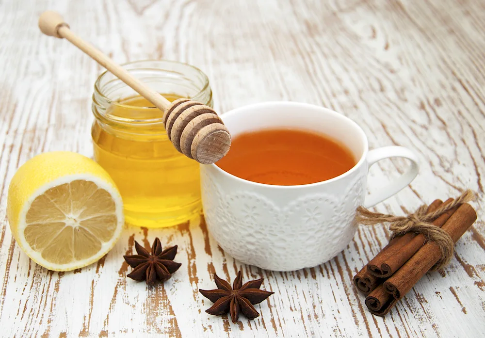 Honey and cinnamon tea