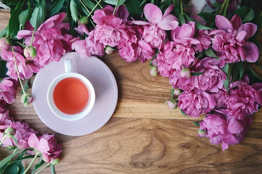 Tea with flowers