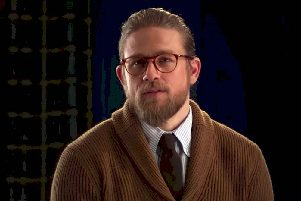 Charlie Hunnam Raymond Smith