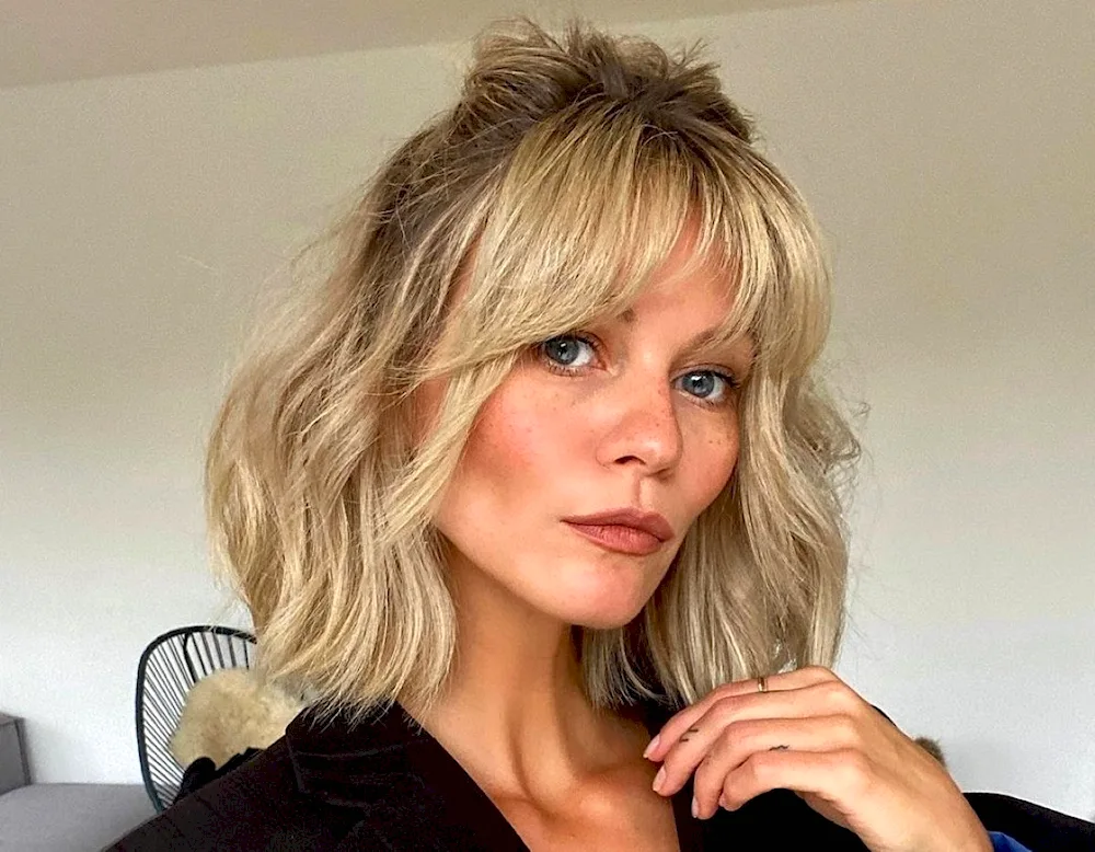 Long fringes 2022 long bangs