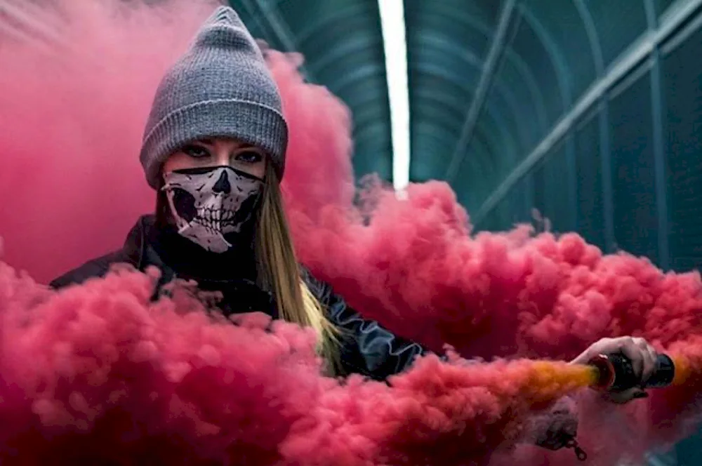 Coloured smoke