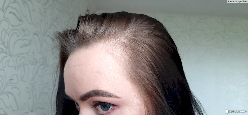 Black hair with outgrown roots