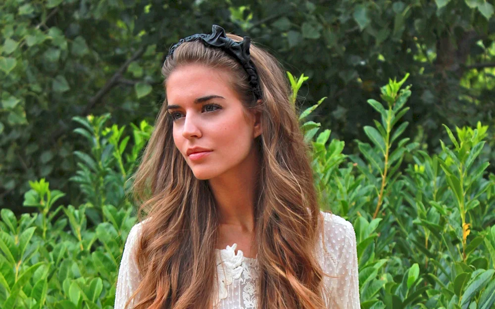 Hairstyles with loose hair