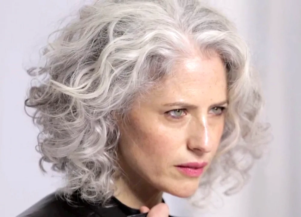 Daphne Hicks Grey hair