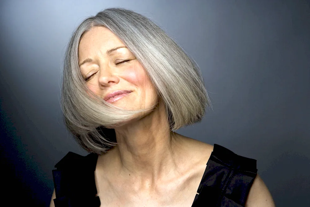 Daphne Hicks Grey hair