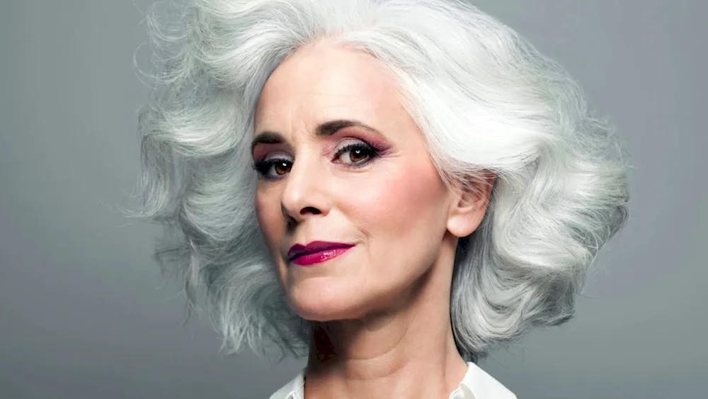 Daphne Hicks Grey hair