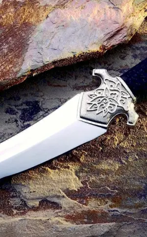 Dugger Knives