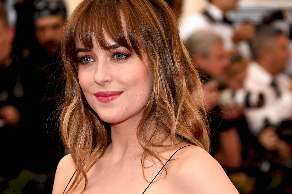 Dakota Johnson bangs